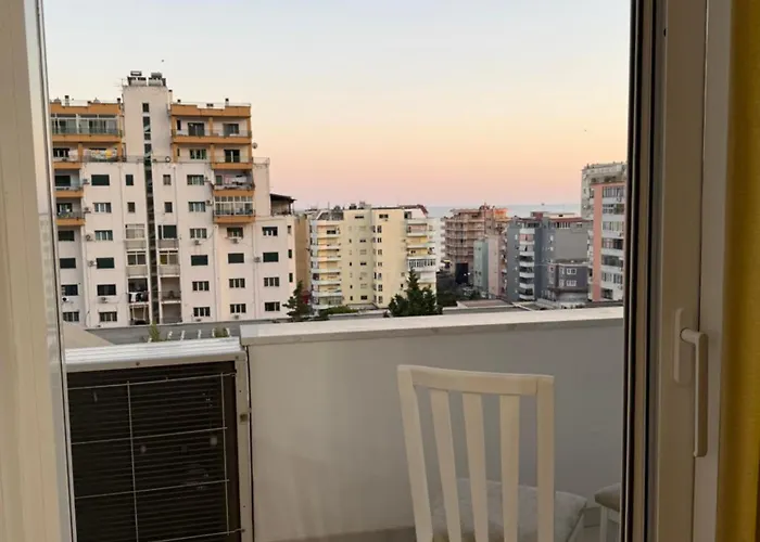 Loui Vollga アパート ドゥラス